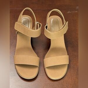 Contigo Tan Women's Sandals